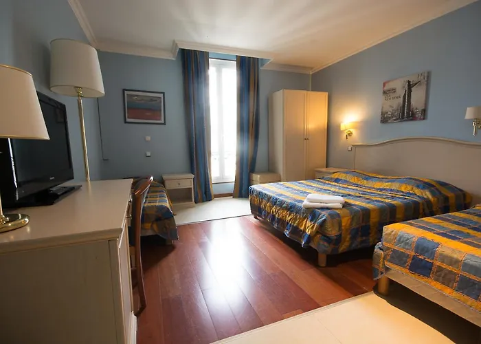 Baccarat Hostal